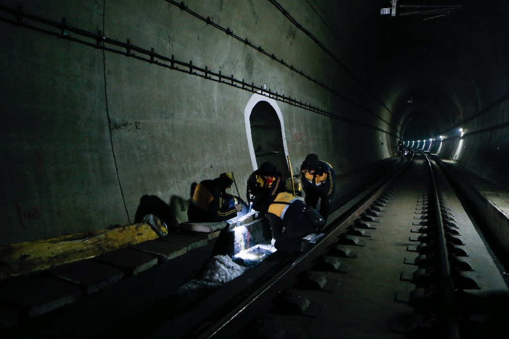 安远铁路运营隧道病害现状